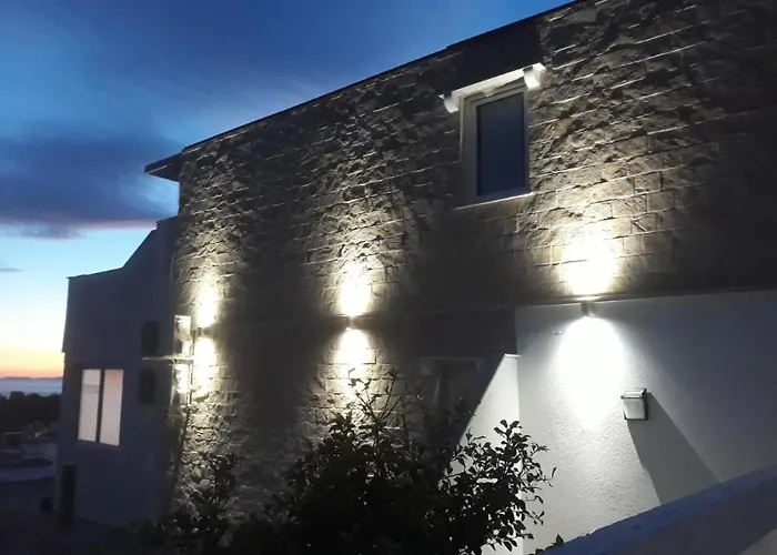 Benjak 2 Apartment Hvar Town
