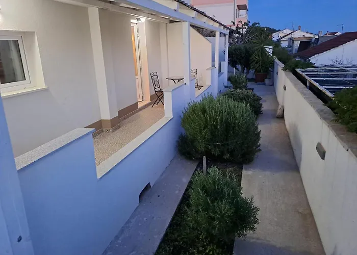 Benjak 2 Apartment Hvar Town